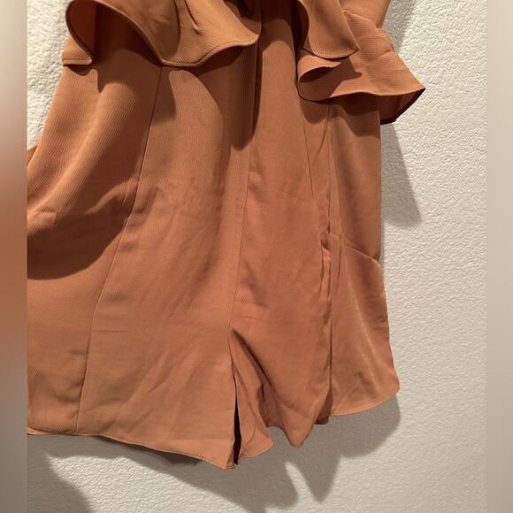 NWT Style State Tan Crisscross Spaghetti Strap Ruffle shorts Romper Sz 10 - Picture 2 of 6